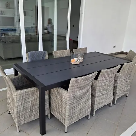 فيلة Lanzarote *